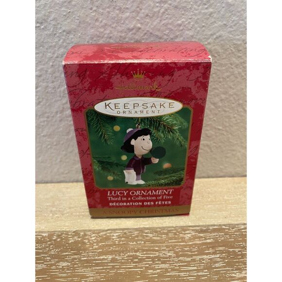 HALLMARK 2000 LUCY ORNAMENT A CHARLIE BROWN CHRISTMAS A SNOOPY CHRISTMAS NEW - Picture 1 of 2